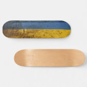Skateboard Drapeau de l'Ukraine sur le vieux grain en bois (Horz)