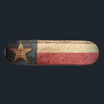 Skateboard Drapeau d'état du Texas sur le vieux grain en bois<br><div class="desc">Sentez-vous libre pour modifier la conception selon vos propres préférences. Vous pouvez changer l'emplacement de conception, l'orientation, les couleurs d'arrière - plan et la taille. En outre, vous pouvez ajouter votre propre texte, ou le slogan a placé sa police, emplacement et taille, tous afin de créer le cadeau personnel final...</div>