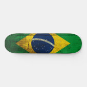 Skateboard Drapeau du Brésil sur le vieux grain en bois (Horz)