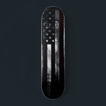 Skateboard Drapeau industriel américain Grunge<br><div class="desc">PARTAGE DUR POUR LA VIE,  LA LIBERTÉ,  ET LA POURSUITE DE DÉCHETS DE MALADIE AGRO avec ce pont à drapeau industriel,  Grunge American!</div>