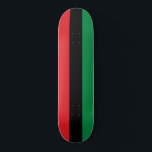Skateboard Drapeau panafricain<br><div class="desc">Cette conception comprend le drapeau panafricain (également connu sous le nom de drapeau de libération noire, le drapeau de l'UNIA ou le drapeau afro-américain), qui est un drapeau tricolore composé de trois bandes horizontales de rouge, noir et vert. L'Universal Negro Improvement Association et la African Communities League (UNIA-ACL) l'ont officiellement...</div>