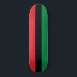 Skateboard Drapeau panafricain<br><div class="desc">Cette conception comprend le drapeau panafricain (également connu sous le nom de drapeau de libération noire, le drapeau de l'UNIA ou le drapeau afro-américain), qui est un drapeau tricolore composé de trois bandes horizontales de rouge, noir et vert. L'Universal Negro Improvement Association et la African Communities League (UNIA-ACL) l'ont officiellement...</div>