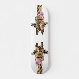 Skateboard Drôle Tongue Giraffe Out et Jouer Wink Cartoon 