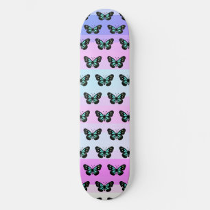 Skateboard Élégant Motif de papillon bleu et noir