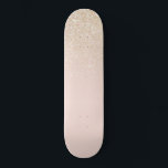 Skateboard Elégant Rose d'or fille  rose Parties scintillant<br><div class="desc">Ce design élégant et chic est parfait pour la femme branchée et élégante. Il présente une parties scintillant rose et or rose imitation imprimée et un dégradé de couleur sombre. C'est moderne, joli, simple et mignon ! ***REMARQUE IMPORTANTE DE CONCEPTION : Pour toute demande de conception personnalisée comme les demandes...</div>