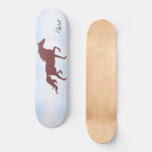 Skateboard Elégante silhouette de cheval brun sur bleu ciel (Recto)