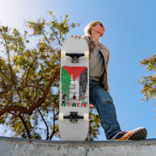 Skateboard Enfants de Gaza peignant le drapeau de la Palestin