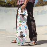 Skateboard Espace<br><div class="desc">Un cadeau formidable pour les amateurs d'exploration spatiale et de galaxie, ce Skateboard de conception motif Space Doodle présente une expérience spatiale délicieuse.</div>