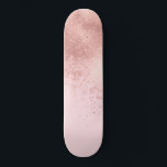 Skateboard Fille Blush Rose Or Sprayed Confetti Ombre<br><div class="desc">Ce design élégant et girly est parfait pour la fashionista branchée et élégante. Il présente un dégradé rose en or vaporisé faux, confetti ombre, au sommet d'un simple arrière - plan rose vif. C'est mignon, joli, moderne et artistique. ***REMARQUE IMPORTANTE DE CONCEPTION : Pour toute demande de conception personnalisée comme...</div>