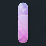 Skateboard Fille parties scintillant rose moderne nom cool pe<br><div class="desc">Patinage de style géométrique métallique argenté rose et violet clair parties scintillant fausse feuille argent. Facile à personnaliser avec votre nom dans le style de signature à la main. Peut être un cadeau mignon pour une fille ado sur Sweet 16, Quinceanera, la remise des diplômes, l'anniversaire, Noël, ou toute autre...</div>