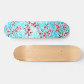 Skateboard Fleur de cerisier flottant sur l'océan (Horz)