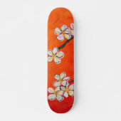 Skateboard Fleurs blanches sur arrière - plan de printemps ro (Devant)