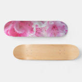 Skateboard Fleurs florales roses tombées (Horz)