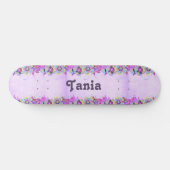 Skateboard Fleurs mignonnes et papillons sur violet (Horz)