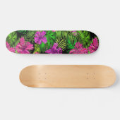 Skateboard Fleurs tropicales et plantes en noir (Horz)