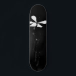 Skateboard floral noir et blanc minimal<br><div class="desc">https://www.zazzle.com/minimal_black_and_white_floral_paper_cups-256053644328827537</div>