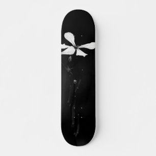 Skateboard floral noir et blanc minimaliste