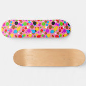 Skateboard Fond rose points de polka colorés (Horz)