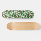 Skateboard Fraises sauvages sur blanc (Horz)