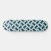 Skateboard Frenchie brindle mignon en art numérique noir et (Horz)