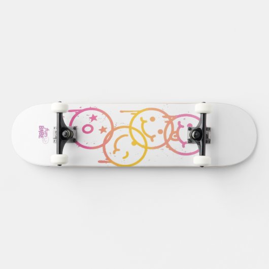 Skateboard Fun Babe : Triple Smiley Cruiser (Horz)