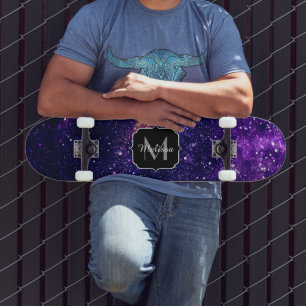 Skateboard Galaxie abstraite violet ultra violet Monogramme
