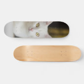 Skateboard Gato blanco con ojos amarillos (Horizontaal)