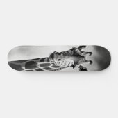 Skateboard Giraffe dans une cityscape (Horz)