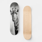 Skateboard Giraffe dans une cityscape (Recto)