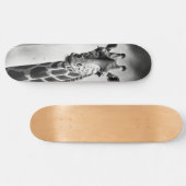 Skateboard Giraffe dans une cityscape (Horz)