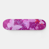 Skateboard Girly rose pourpre vibrant de jardin de papillon (Horz)