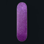 Skateboard Girly Sparkly Royal Purple Parties scintillant<br><div class="desc">Ce design féminin et chic est parfait pour la fille. Il représente la parties scintillant violette royale scintillante imprimée. C'est joli, moderne, tendance et unique. ***IMPORTANTE NOTE DE CONCEPTION : Pour toute demande de conception personnalisée, comme les demandes de produit correspondant, les changements de couleur, les changements de placement ou...</div>