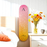 Skateboard Glitter ombre<br><div class="desc">Patinage de Parties scintillant rose or jaune avec nom et monogramme. Utilisez cette option de modèle personnalisée pour modifier le texte | Utilisez l'option personnaliser pour modifier le style et la taille du texte. Si vous n’avez pas besoin de texte,  supprimez-le.</div>
