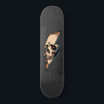 Skateboard Gothique Crâne éclair Skeleton Head Cool tendance<br><div class="desc">Ce skateboard cool avec illustration de la foudre du crâne ferait un cadeau merveilleux pour quelqu'un qui aime le skateboard!</div>