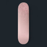Skateboard Gradient diagonal Rose Gold Blush Pink ombre<br><div class="desc">Ce design élégant et girly est parfait pour la femme classe et élégante. Il présente une parties scintillant dorée brillante rose fausse impression dégradé en diagonale ombre sur le dessus d'un arrière - plan rose vif. C'est un point de vue unique sur la tendance du gradient de parties scintillant qui...</div>