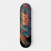 Skateboard Graffiti Stylisé Dragon Mural avec Bold 'RISE' (Devant)