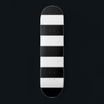 Skateboard Gras Blancs Horizontaux Noir Et Blanc<br><div class="desc">Les rayures graphiques en noir et blanc gras, horizontales ou verticales, sont un style graphique classique moderne qui fait toujours un grand cadeau personnalisé pour vous-même ou pour quelqu'un de spécial sur votre liste, ils sont sûrs de faire une impression dans toutes les occasions festives. Envoyez-nous un courriel en utilisant...</div>