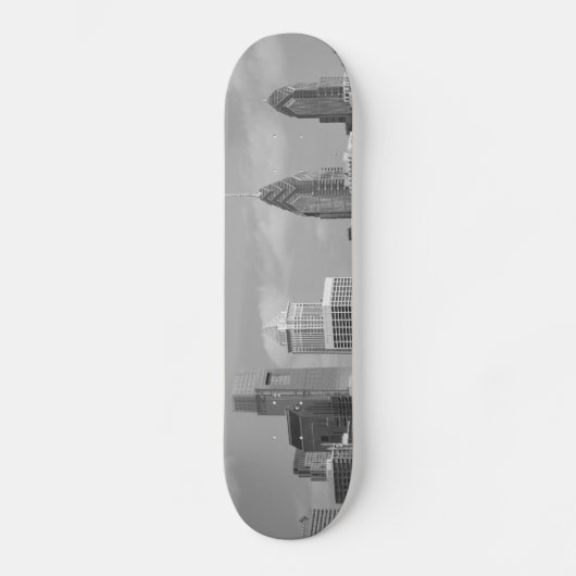 Skateboard gratte-ciel de Philly noir et blanc (Recto)