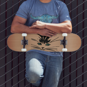 Skateboard Green Eyed Cat Russe