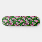Skateboard Grenouille Rose Sur La Feuille Verte Motif Design (Horz)