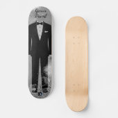 Skateboard Grooms Tux sur la marque en gris foncé (Recto)