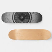 Skateboard Haut-parleur de musique sur un mur fissuré (Horz)