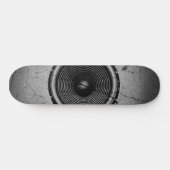 Skateboard Haut-parleur de musique sur un mur fissuré (Horz)