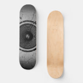 Skateboard Haut-parleur de musique sur un mur fissuré (Recto)