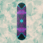 Skateboard Hippie psychédélique violet et Turquoise<br><div class="desc">Cette conception kaléidoscope psychédélique est pourpre et turquoise. Des visuels trippy vibreants pour l'hippie moderne ou toute personne qui aime les couleurs vives!</div>