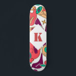 Skateboard Illustration psychédélique Nom et monogramme initi<br><div class="desc">Ce skateboard amusant avec illustration motif psychédélique,  nom personnalisé & initiale ferait un cadeau merveilleux pour quelqu'un qui est dans le skateboard! Ajoutez facilement le nom et l'initiale souhaités en cliquant sur l'option "personnaliser ce modèle".</div>