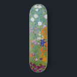 Skateboard Jardin des fleurs (par Gustav Klimt)<br><div class="desc">Ce dessin présente une peinture de l'artiste autrichien Gustav Klimt (1862-1918). C'est une représentation d'un beau jardin fleuri dans le style typiquement impressionniste de Klimt. Les fleurs ont presque l'air d'être débordantes, et il est impossible de ne pas se sentir soulagé par leur beauté. L'oeuvre originale a été achevée en...</div>