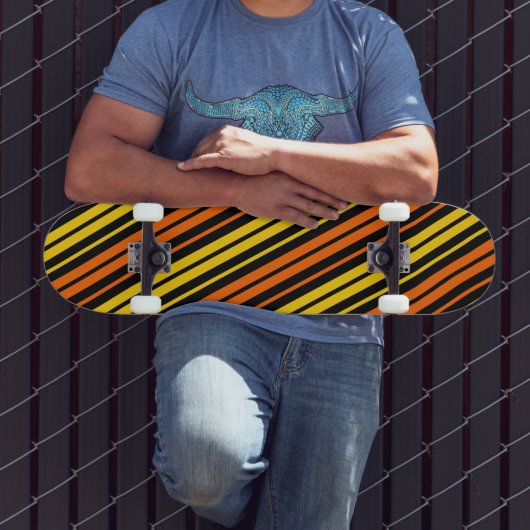 Skateboard Jaune et orange rayures verticales noires (Extérieur 3)