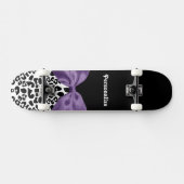 Skateboard Jeune Empreinte de léopard, Joli Ruban Violet, Nom (Horz)