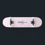 Skateboard Joli Pastel Rose Élégant Simple Mignonne Monogramm<br><div class="desc">Élevez vos promenades en skateboard avec une perfection rose personnalisée. Ce joli pont est un rose pastel doux,  un cadre élégant à un monogramme formé de votre initiale et nom. Avec une élégance rafraîchissante,  ce skateboard fait un joli cadeau personnalisé et un accessoire amusant pour compléter votre style.</div>